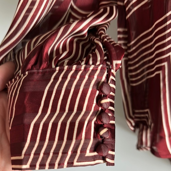 Geometric Patterned Blouse in Burgundy and White - Picture 4 of 6
